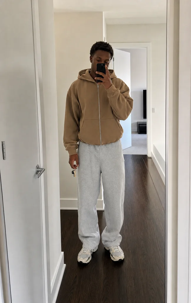 The model before the outfit change