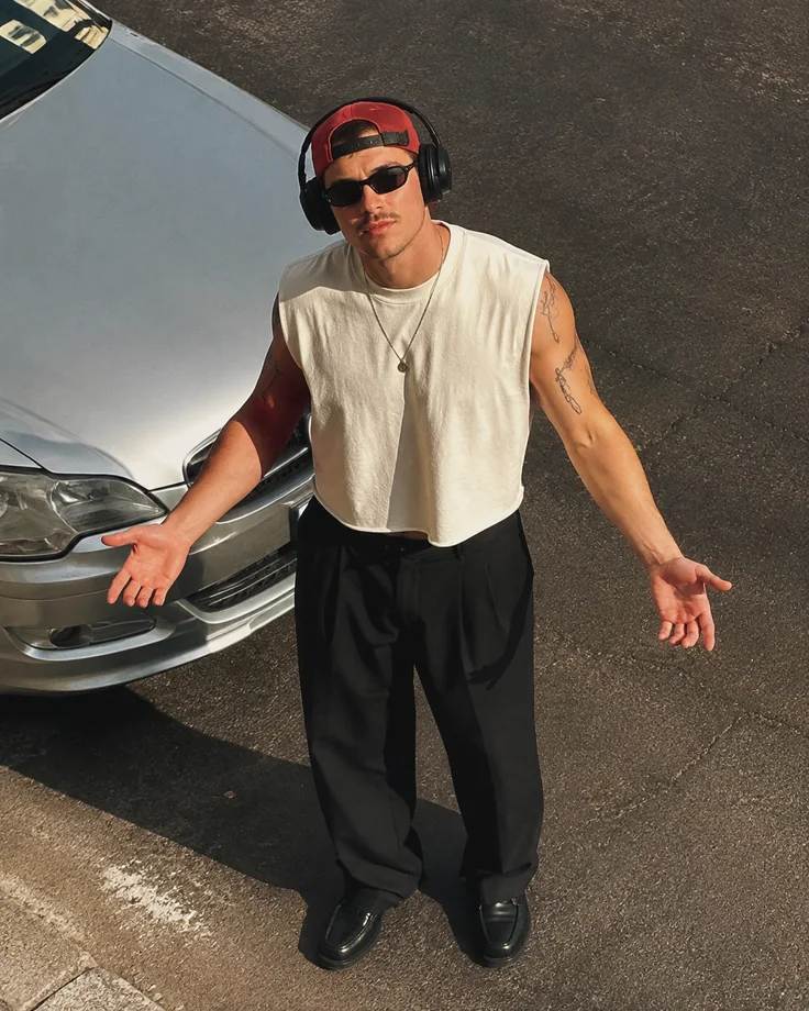 The model before the outfit change
